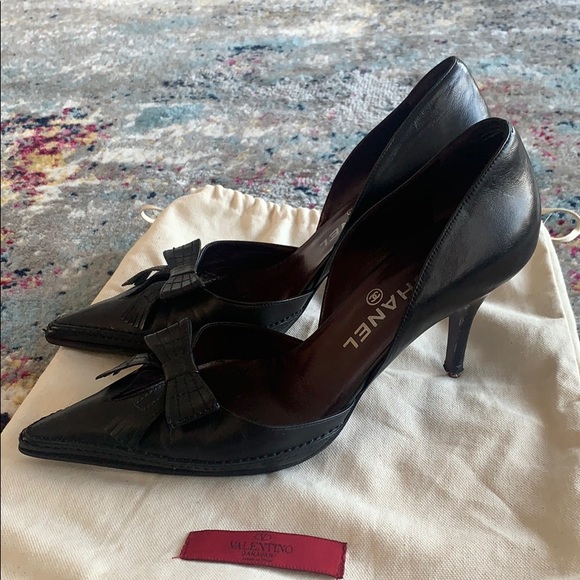 CHANEL Bow Logo Leather Heels Size 38.5 - Picture 7 of 10